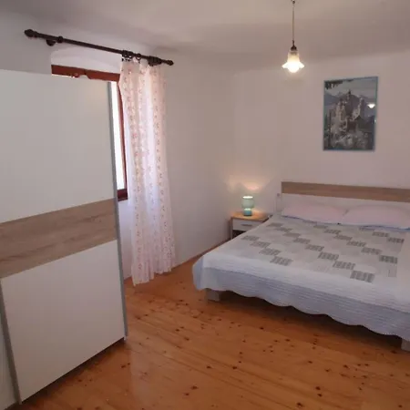 Apartman In Mit Schoenem Garten By Interhome Veli Lošinj